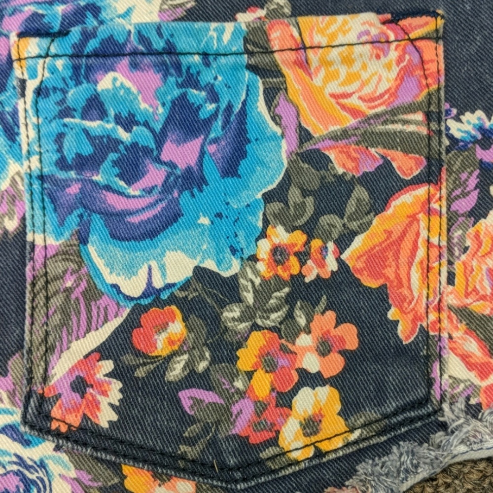 Roxy Jean Shorts Size 3/ 26 - Picture 5 of 8